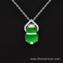 White gold gourd emerald pendant